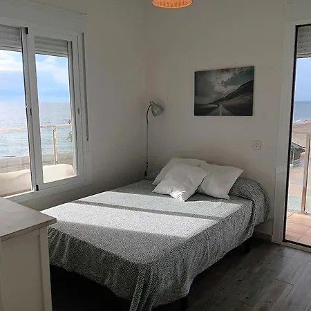 Iberia Playa アパート エステポナ